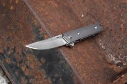 Böker Plus Kwaiken Mini Flipper Titanium 01BO267 Navaja, Lucas Burnley Design -Knives And Tools Comercio BO01BO267 10 sfeerfoto
