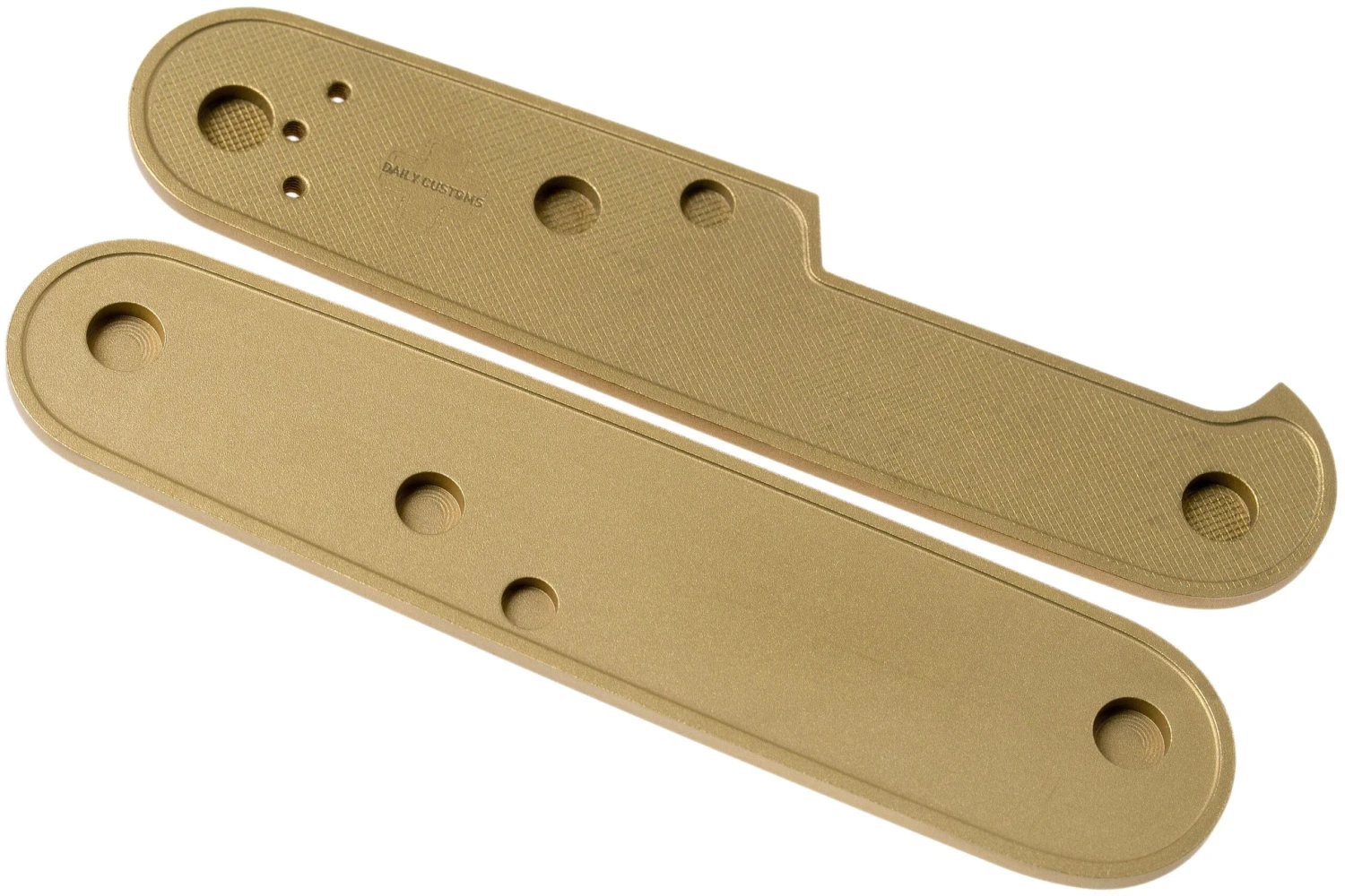 Daily Customs 91.2 Labyrinth Pattern, Brass P10008997 Cachas Victorinox 4 Daily Customs 91.2 Labyrinth Pattern, Brass P10008997 Cachas Victorinox - Imagen 2