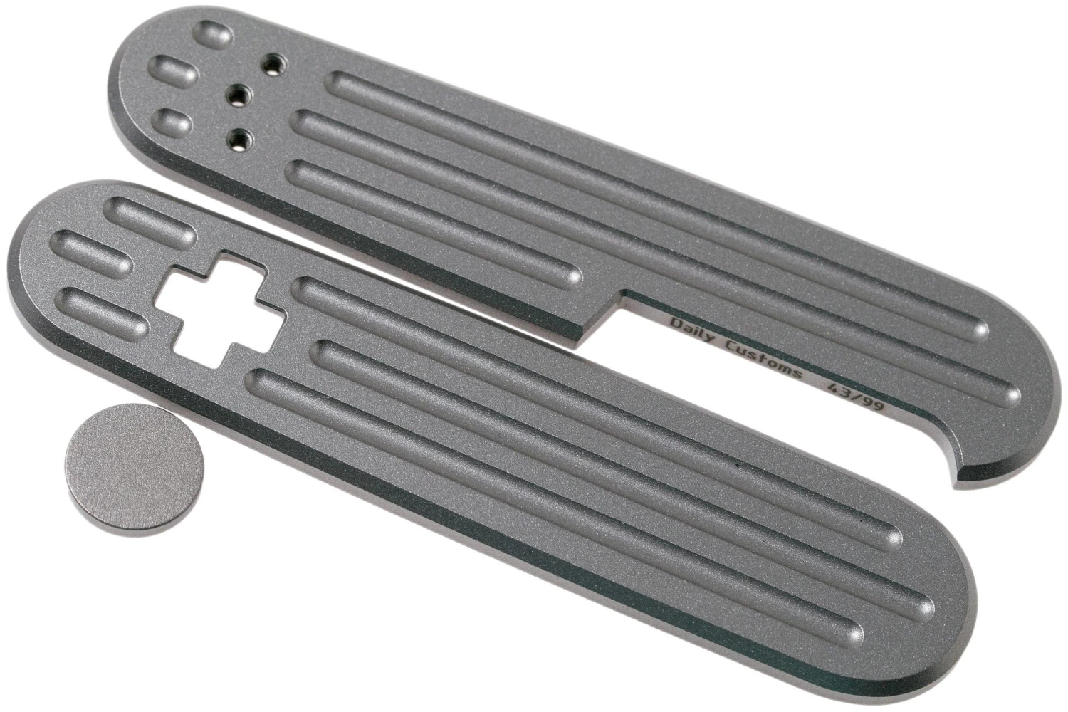 Daily Customs 91.3 Fluted BS Pattern, Titanium P10012437 Cachas Victorinox 3 Daily Customs 91.3 Fluted BS Pattern, Titanium P10012437 Cachas Victorinox