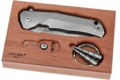 LionSteel TRE BL Titanium, Blue 17 LionSteel TRE BL Titanium, Blue -Knives And Tools Comercio LI TRE BL 08 lionsteel tre v2 li tre bl 08