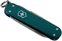 Victorinox Classic SD Alox Colours, Wild Jungle 0.6221.242G Swiss Navaja -Knives And Tools Comercio VT0 6221 242G 04 victorinox
