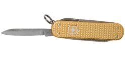 Victorinox Classic SD Precious Alox, Brass Gold 0.6221.408G Swiss Navaja 8 Victorinox Classic SD Precious Alox, Brass Gold 0.6221.408G Swiss Navaja -Knives And Tools Comercio VT0 6221 408G 03 victorinox