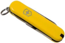 Victorinox Classic SD BVB Borussia Dortmund Amarillo 0.6223.8BVBB1 Swiss Navaja -Knives And Tools Comercio VT0 6223 8BVBB1 04 victorinox