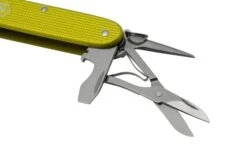 Victorinox Pioneer X Alox Limited Edition 2023, 0.8231.L23 Electric Yellow, Navaja Suiza -Knives And Tools Comercio VT0 8231 L23 04 victorinox