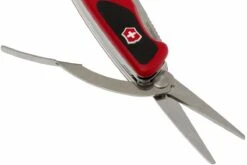 Victorinox RangerGrip 71 Gardener Rojo-negro VT0.9713.C Navaja Suiza -Knives And Tools Comercio VT0 9713 C 03 victorinox rangergrip 71 gardener vt0 9713 c d3