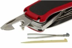 Victorinox RangerGrip 174 Handyman Rojo-negro 0.9728.WC Navaja Suiza -Knives And Tools Comercio VT0 9728 WC 03 victorinox rangergrip 174 handyman vt0 9728 wc d3