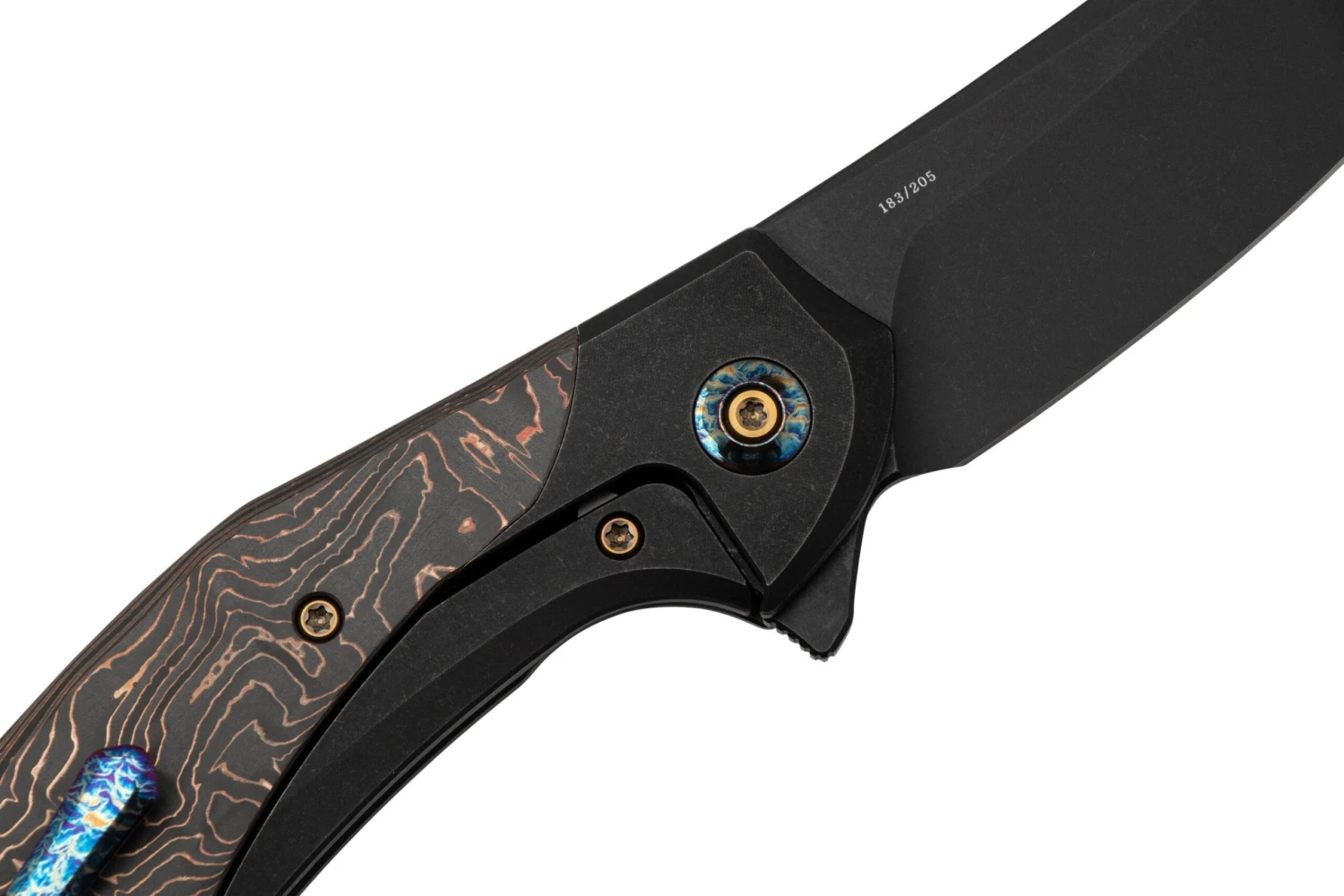 WE Knife Merata, WE22008B-1 Limited Edition, Black Titanium, CopperFoil Carbonfiber, CPM 20CV Navaja 7 WE Knife Merata, WE22008B-1 Limited Edition, Black Titanium, CopperFoil Carbonfiber, CPM 20CV Navaja - Imagen 5